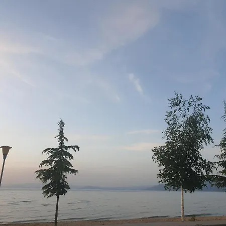 Shtepi Pushimi Ejubi Pogradec *